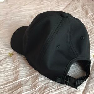 Lululemon Black Neoprene Hat with Reflective Strap